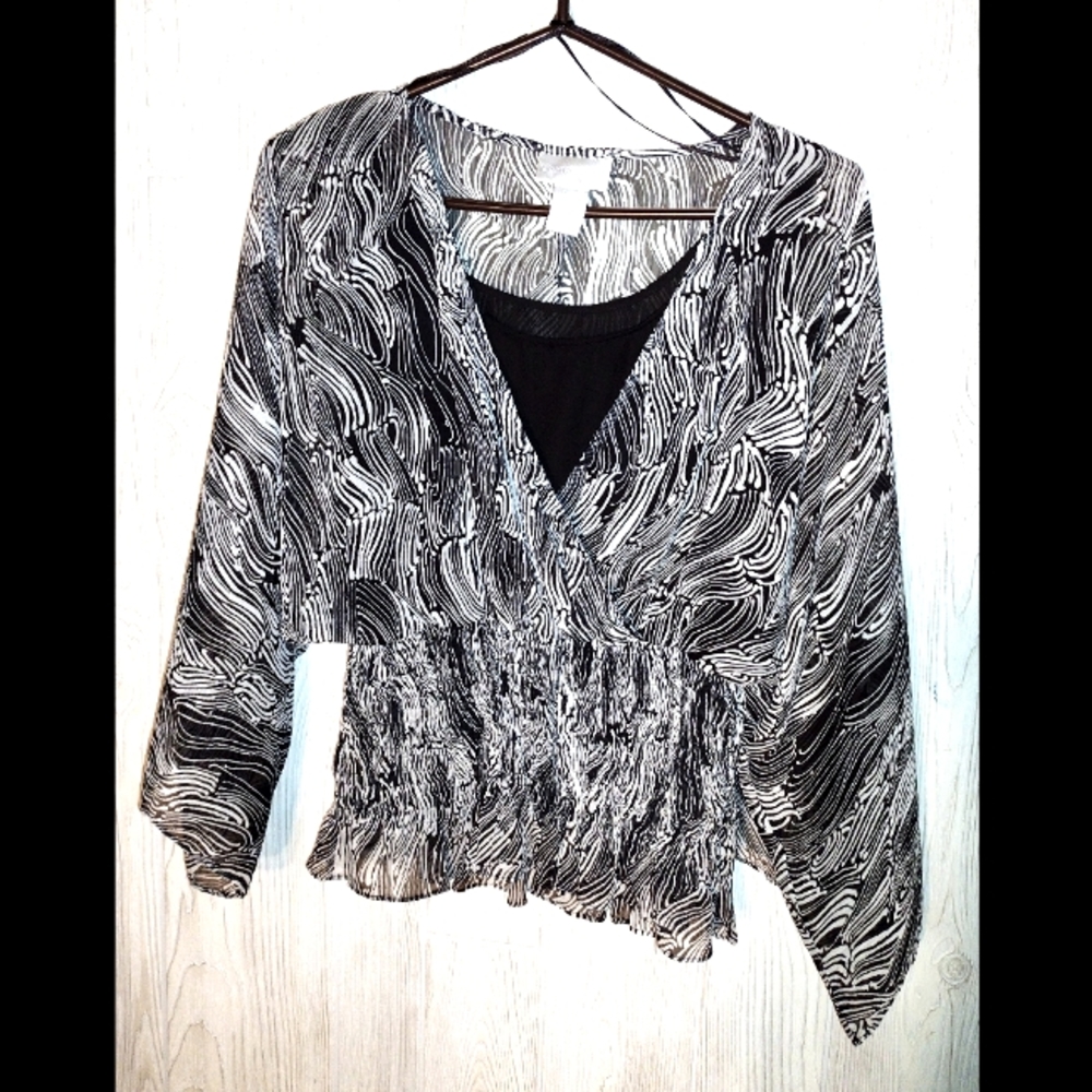 Worthington Flowy Sleeve Top